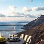 Hotel Porto Fira (Santorini)