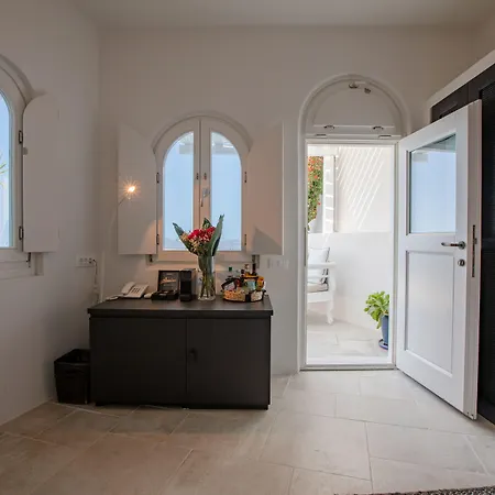 Hotel Porto Fira (Santorini)