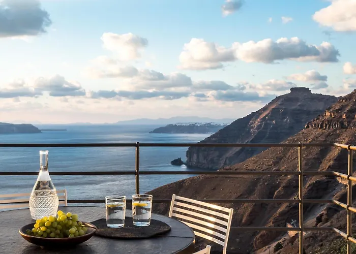 Hotel Porto Fira (Santorini)